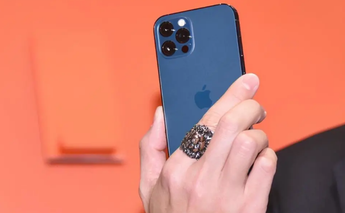 清丰苹果手机维修分享iPhone12系列重启方法教程 